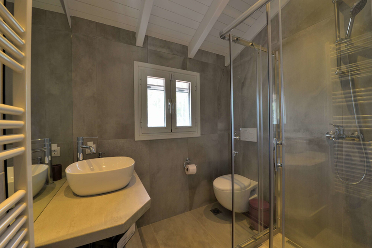 Bathroom 5, Villa Portomare, Attica