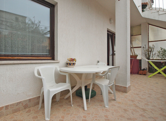 Others 5, Apartment 1569, Pula