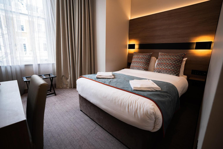 Bedroom 3, Oxford Hotel Earl's Court, London