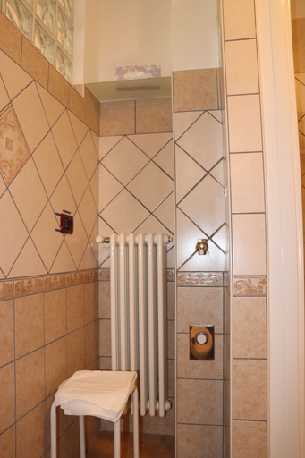 Bathroom 5, B&B La Fonte, L'Aquila