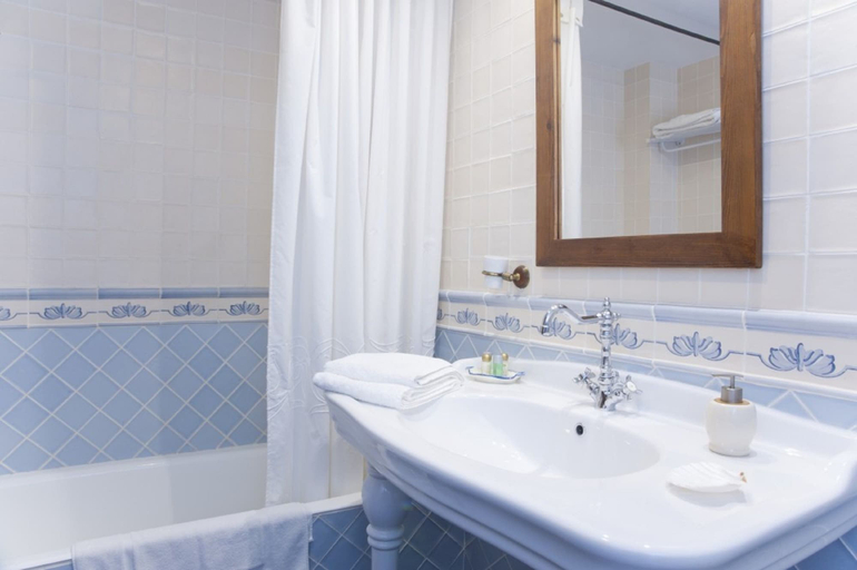 Bathroom 4, Hotel Triskel, Alicante
