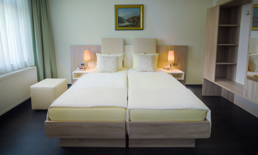 Bedroom 4, Hotel Carlton Mayfair, Düsseldorf