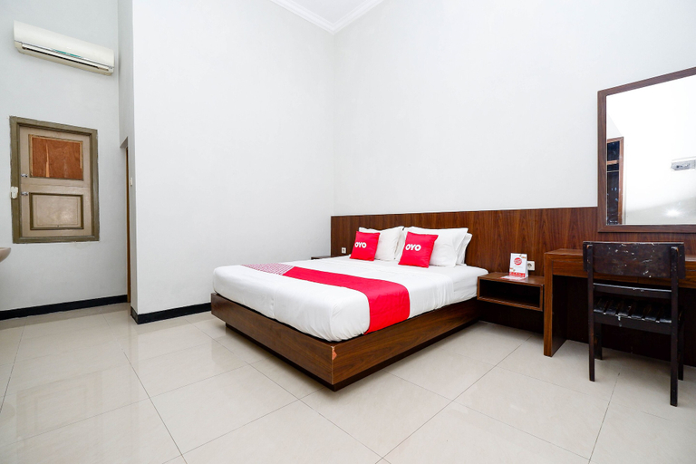 Bedroom 2, Super OYO 2436 Hotel Kencana, Tegal