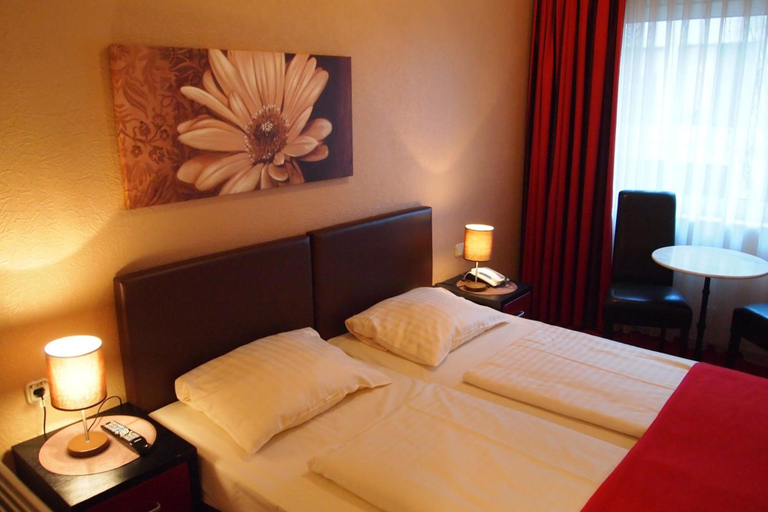 Bedroom 3, Hotel Imperial Hamburg, Hamburg