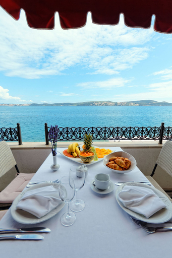 Food & Drinks 5, Hotel Val, Seget