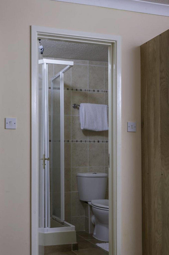 Bathroom 3, Lyme Bay House, Devon