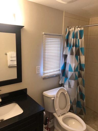 Bathroom 3, Kincardinite Motel, Bruce