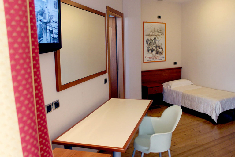 Bedroom 2, Rubicone Hotel, Forli' - Cesena