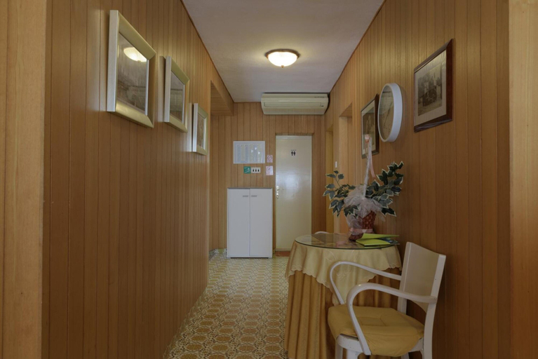 Others 5, Rooms Center of Trogir, Trogir