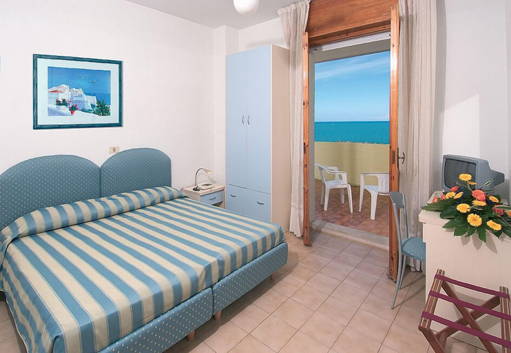 Bedroom 3, Hotel Embassy Pesaro, Pesaro E Urbino
