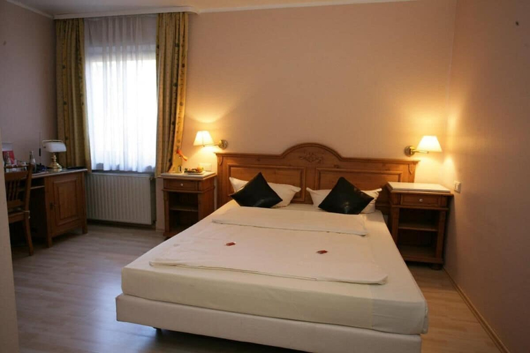 Bedroom 3, Stargaze Home Hotel, Mettmann