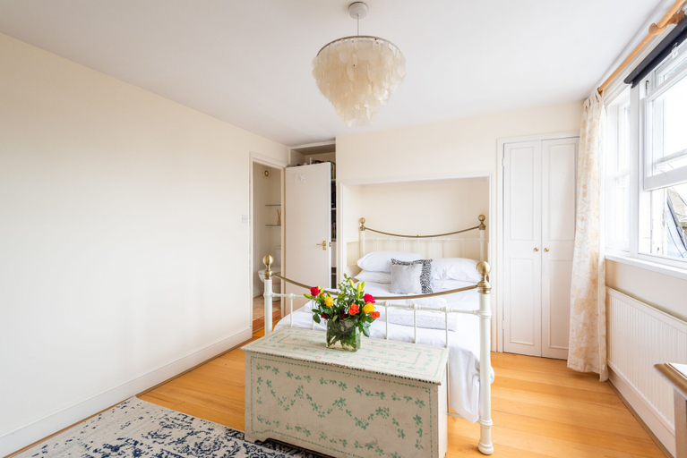 Others 5, Panoramic Family Home in Maida Vale, London
