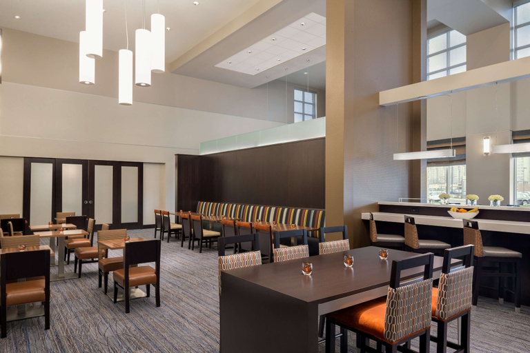 Food & Drinks 5, Hampton Inn & Suites Rosemont Chicago O'Hare, Cook