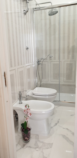Bathroom 5, Calabritto Suite, Napoli