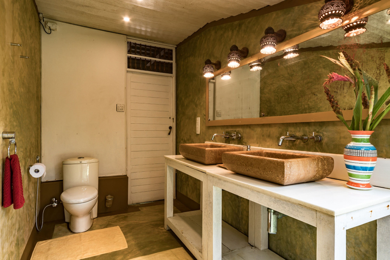Bathroom 5, Amritara A Beach Symphony, Alappuzha