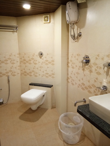 Bathroom, Hotel Imperial, Palghar