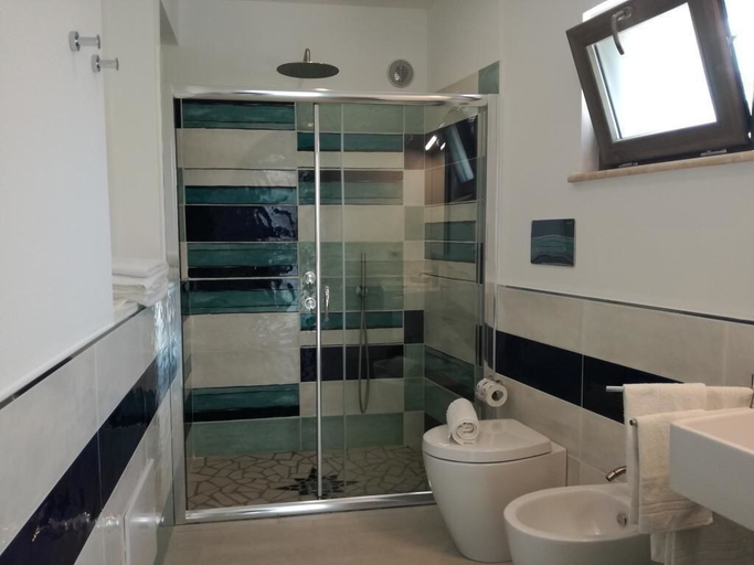 Bathroom 5, Orsa Maggiore Hotel, Messina