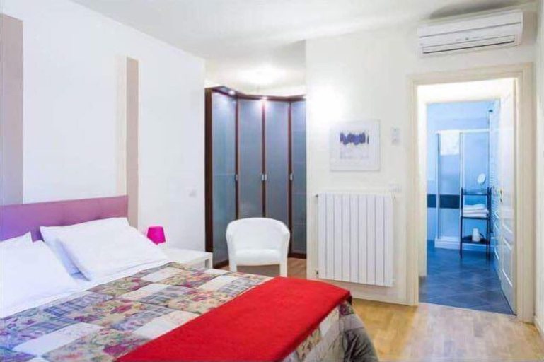 Bedroom 3, La Fenice, Brescia
