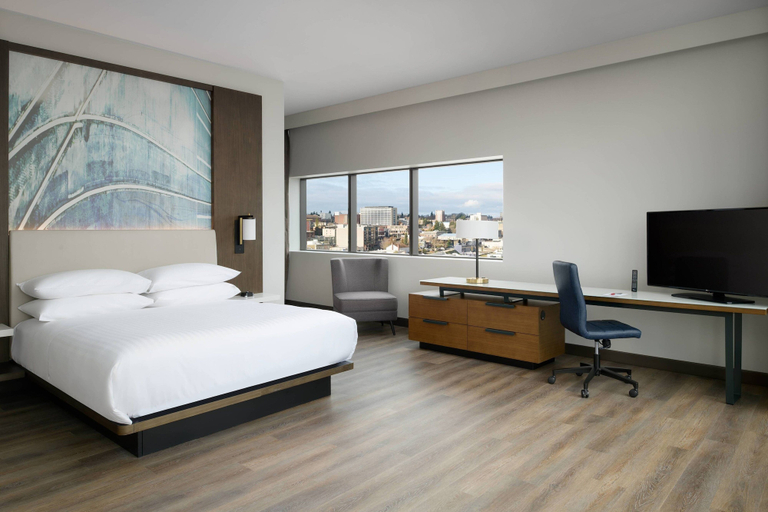 Bedroom 4, Marriott Tacoma Downtown, Pierce