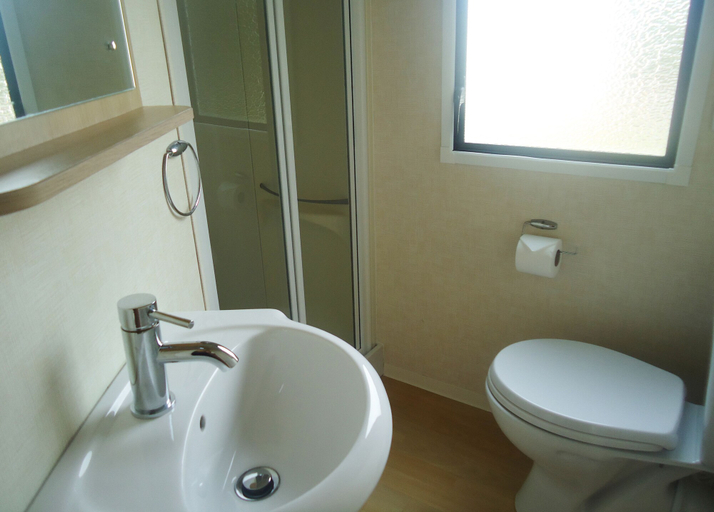 Bathroom 4, Mounts Bay Caravan Park, Cornwall