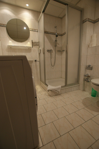 Bathroom 3, Villa Seeblick, Vorpommern-Rügen