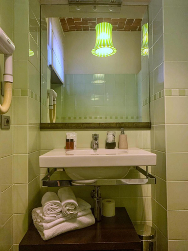 Bathroom 5, Locanda Cortiletto d'Alba, Cuneo