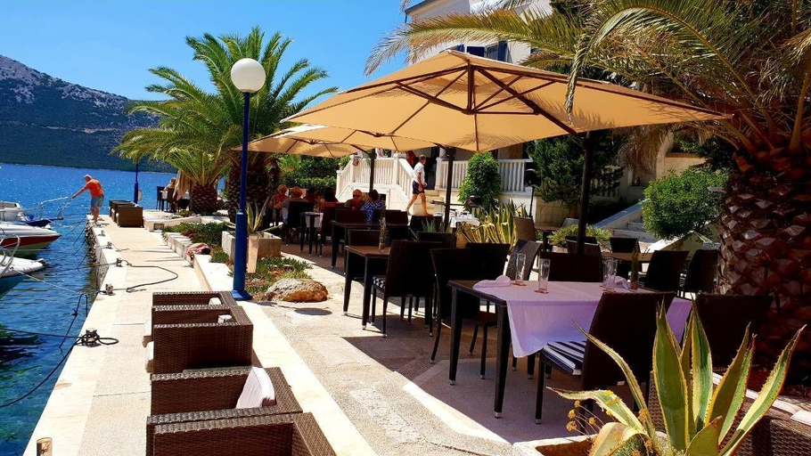 Food & Drinks 5, Villa Rava Hotel & restaurant, Sali