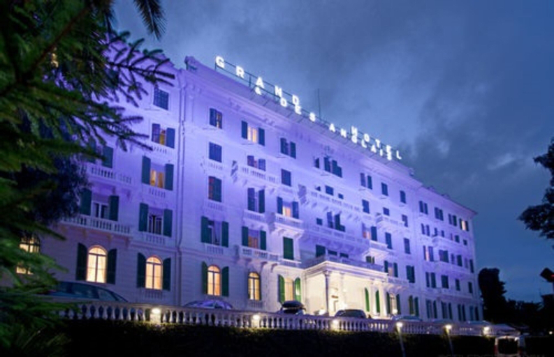 Exterior & Views 25