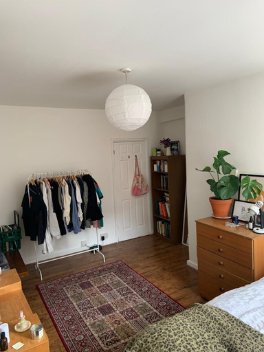 Bedroom 4, Charming 3-bed Apartment in London, London