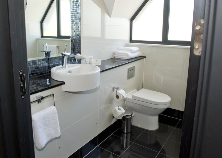 Bathroom 3, The Lodge at Kingswood, Surrey
