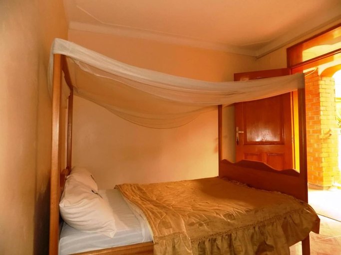 Bedroom 2, Palm Springs Hotel, Masaka