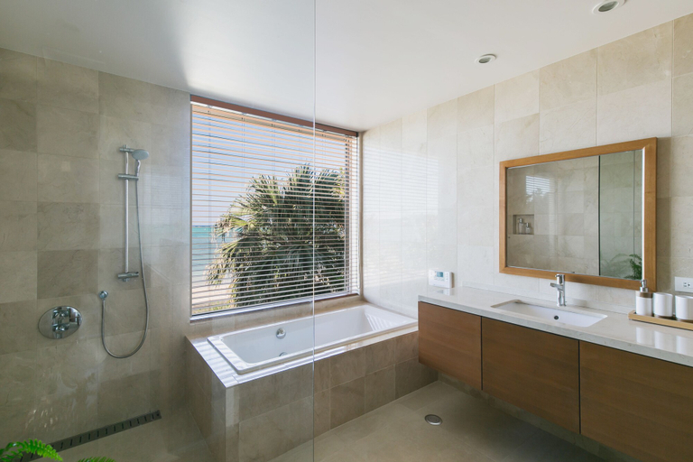 Bathroom 4, Beach House Purau, Onna