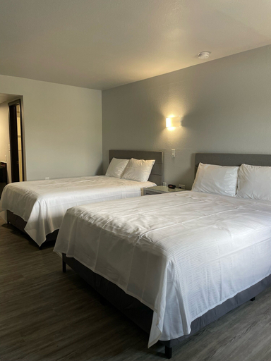 Bedroom 2, Schmidt's Creek Hotel, Camden