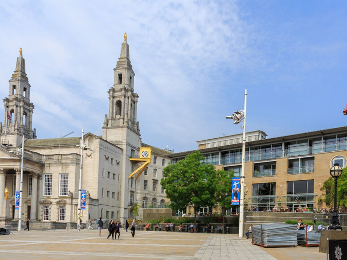 Exterior & Views 2, Live in Leeds Millenium Square Apartment, Leeds