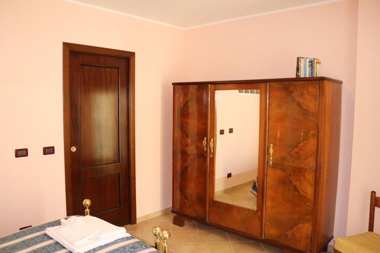 Bedroom 4, B&B La Fonte, L'Aquila