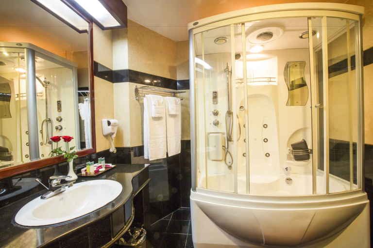 Bathroom 4, Club Excellence By Phnom Penh Hotel, Phnom Penh
