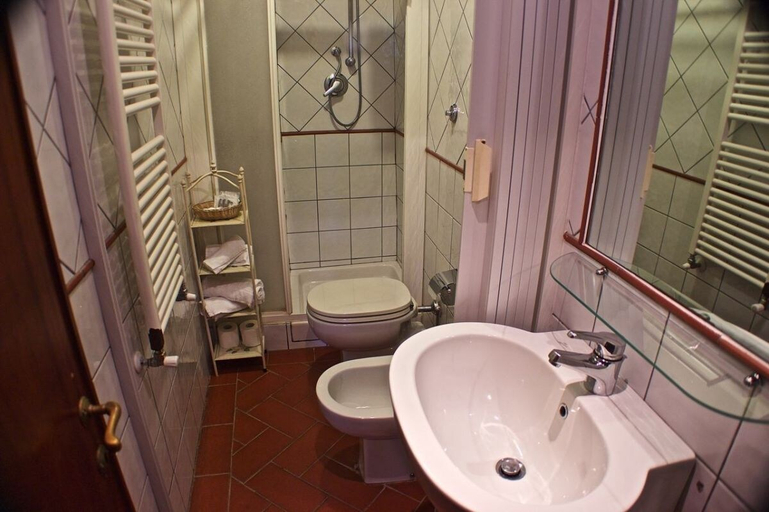 Bathroom 4, Podere dell'Anselmo, Florence