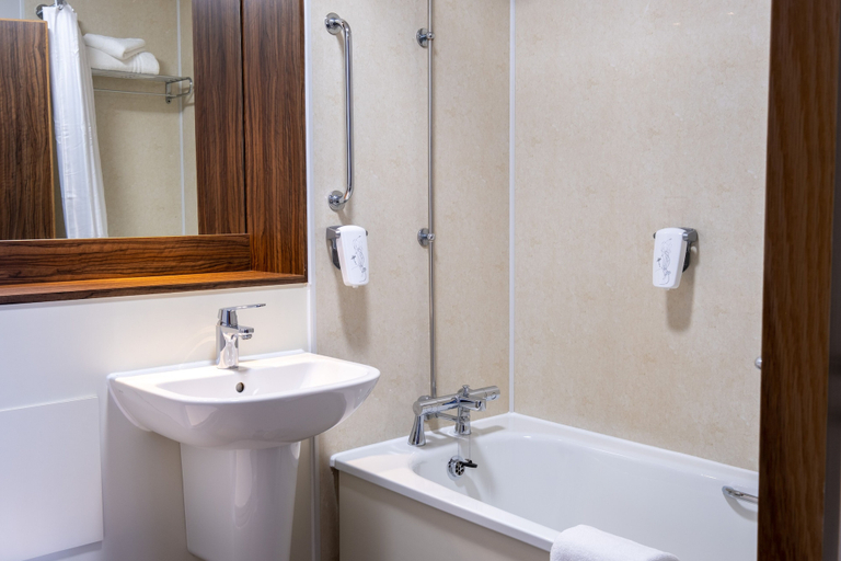 Bathroom 3, Two Rivers, Chepstow by Marston’s Inns, Monmouthshire