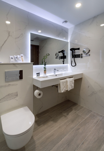 Bathroom 5, Playa de Foz Hotel & Spa by gaiarooms, Lugo