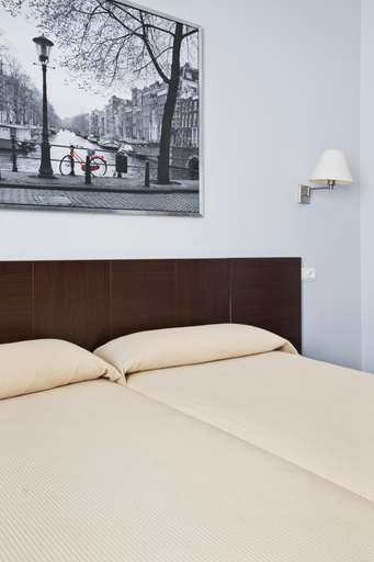 Bedroom 3, Hostal T4, Madrid