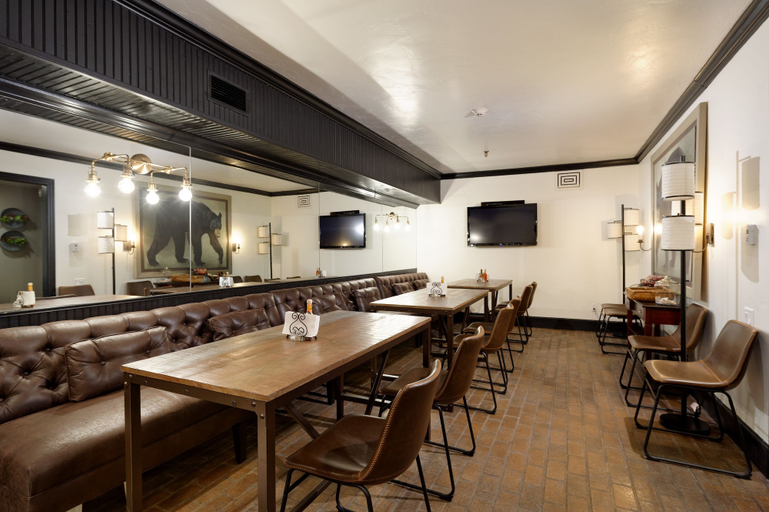 Food & Drinks 5, Independence Square Lodge by Frias, Pitkin