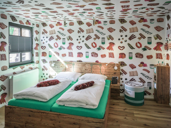 Bedroom 3, BRATWURSThotel, Roth