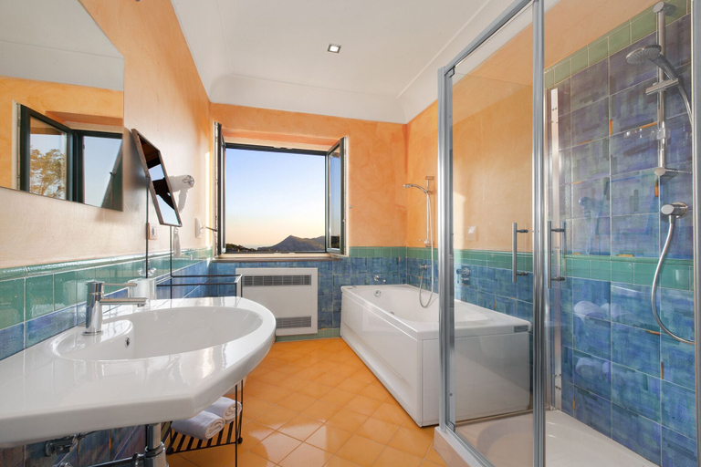 Bathroom 4, Residence Bosco, Napoli