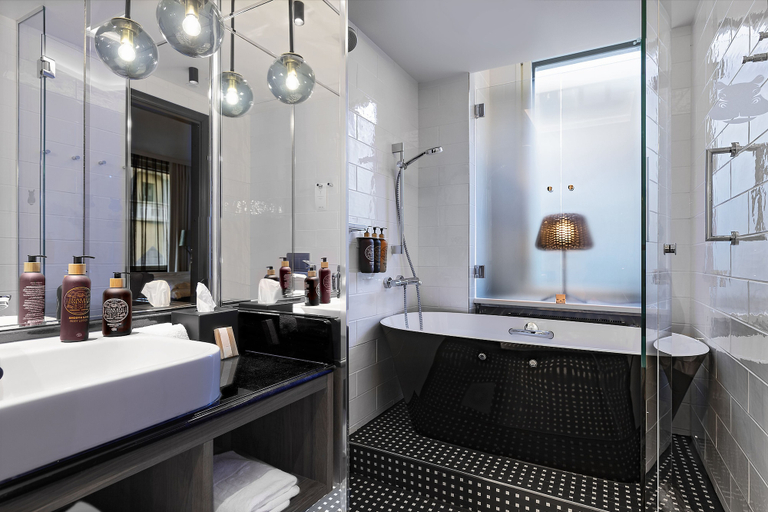 Bathroom 4, Hotel U14, Autograph Collection, Uusimaa