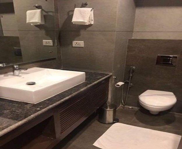 Bathroom, The Kargil, Kargil