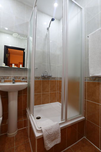 Bathroom 3, Hotel Oberig Kiev, Solomians'kyi