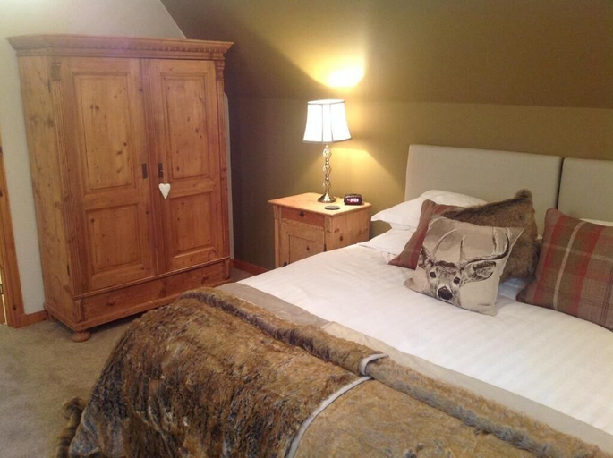 Bedroom 4, Lochview Guesthouse, Highland