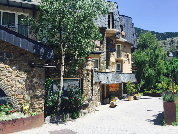 Exterior & Views 2, Hotel Llop Gris