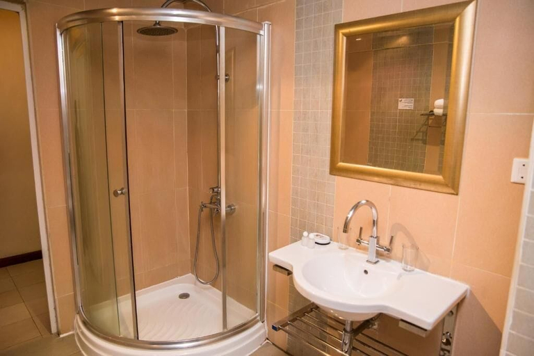 Bathroom 5, La Margarita