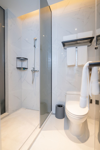 Bathroom 3, Zhongjian Rui Beiting hotel apartment, Shanghai